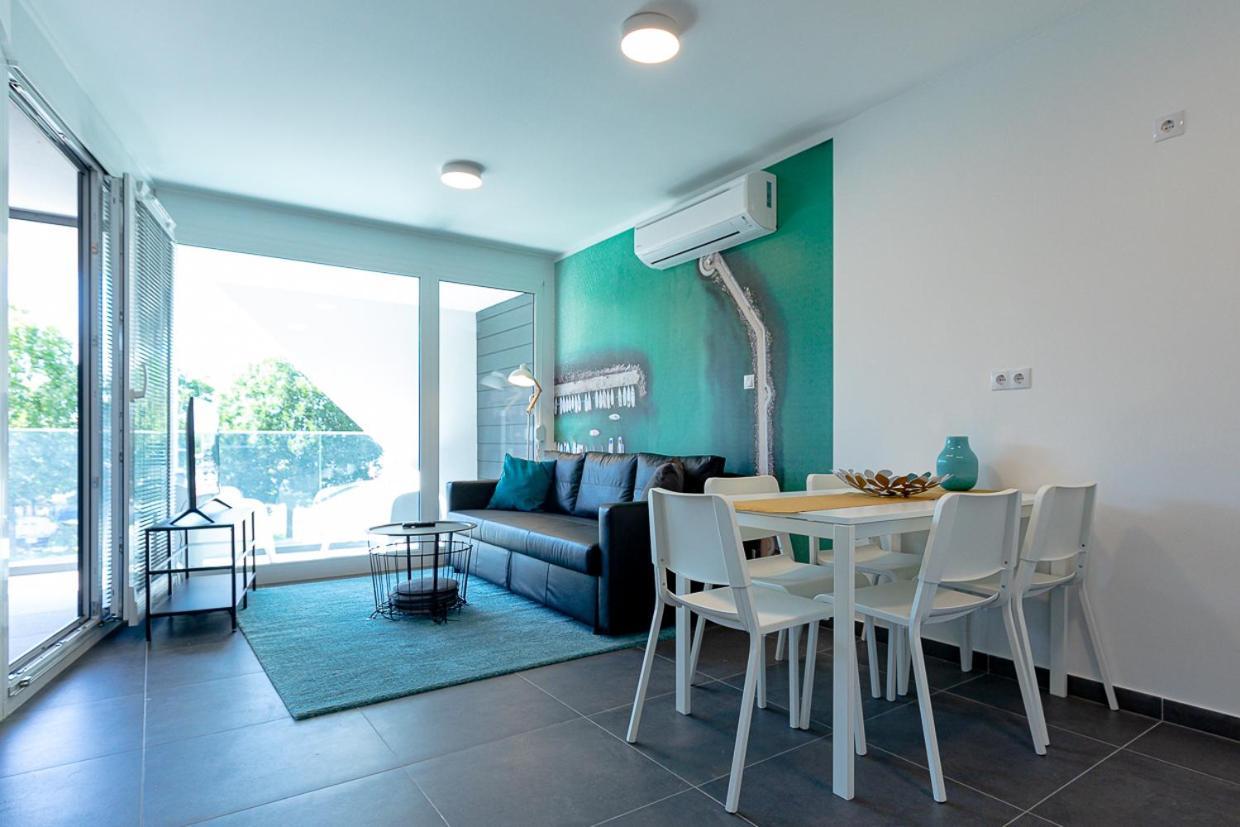 Marina Apartman Hotel Balatonszemes Exterior photo