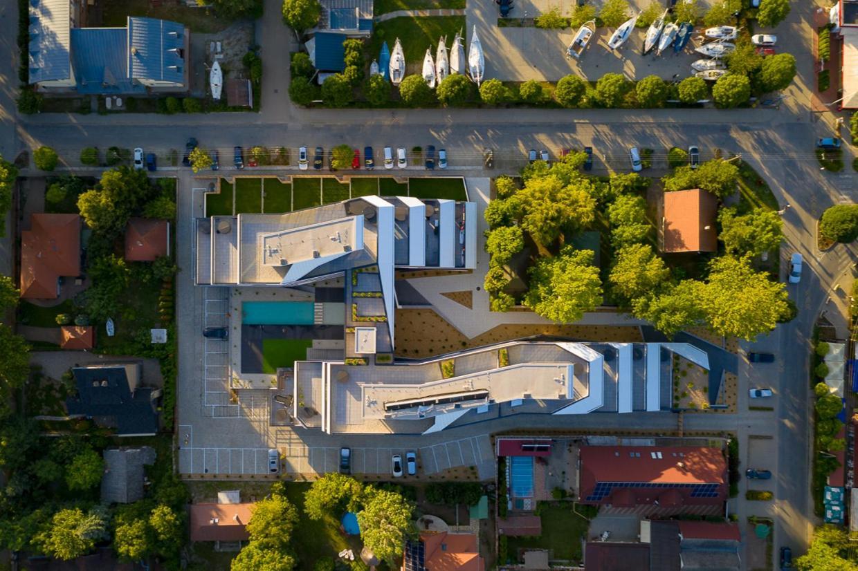 Marina Apartman Hotel Balatonszemes Exterior photo